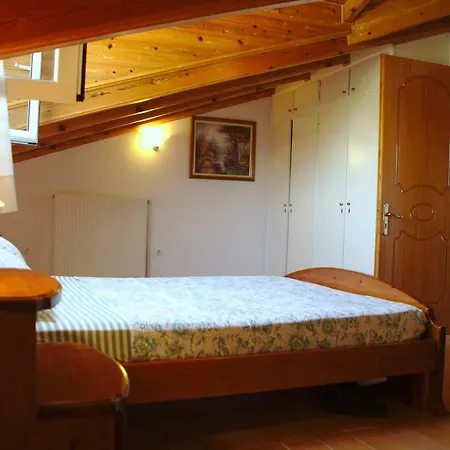 Stathoula's House